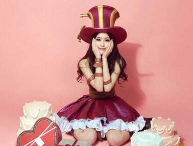 绝美妹子cos甜兎酱：皮城女警凯特琳COS