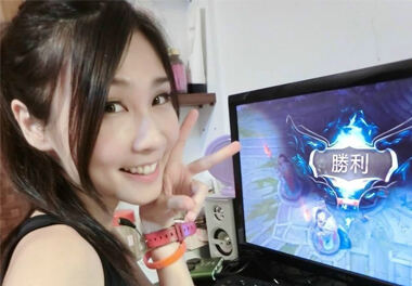 售货员变嫩模 台湾女神LOL成长记