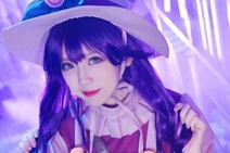 糖果女巫璐璐COS：比原画还美的美少女！