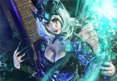 腿玩年系列COS：国产极品乐芙兰女王