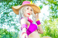 <b>胶泥座人索拉卡COS 星妈圣母光环四溢</b>