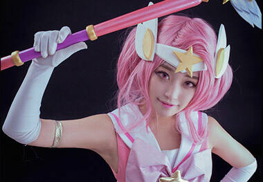 娇羞萌妹COS拉克丝 你害怕我的魔法棒吗