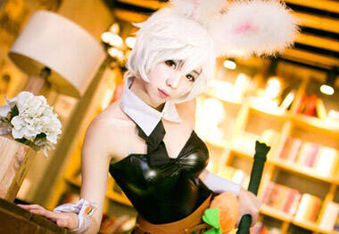 女汉子也能萌萌哒 精致美女COS兔女郎锐雯