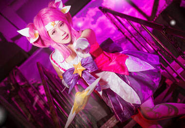 lol可爱萌妹粉色诱惑 魔法少女光辉COS