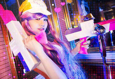 电玩女神厄运小姐COS 我的两把枪你们喜欢吗