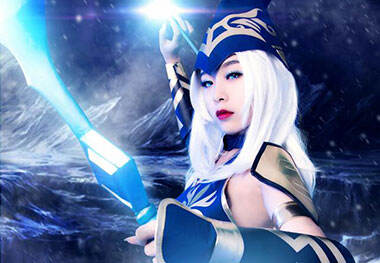 世间万物皆戏于一箭之上 霸气寒冰精美COS