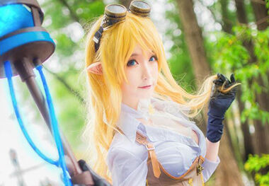 洋娃娃精致COS 靓丽风女万人迷出场