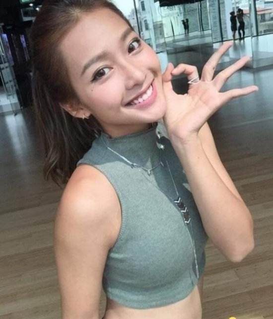 97年白富美性感写真 传将成为下一个龙女郎