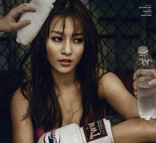 97年白富美性感写真 传将成为下一个龙女郎