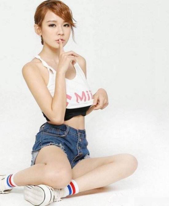 台湾美女玩家林莎犯规写真 还有游戏宅属性