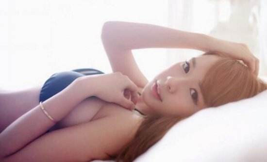 台湾美女玩家林莎犯规写真 还有游戏宅属性