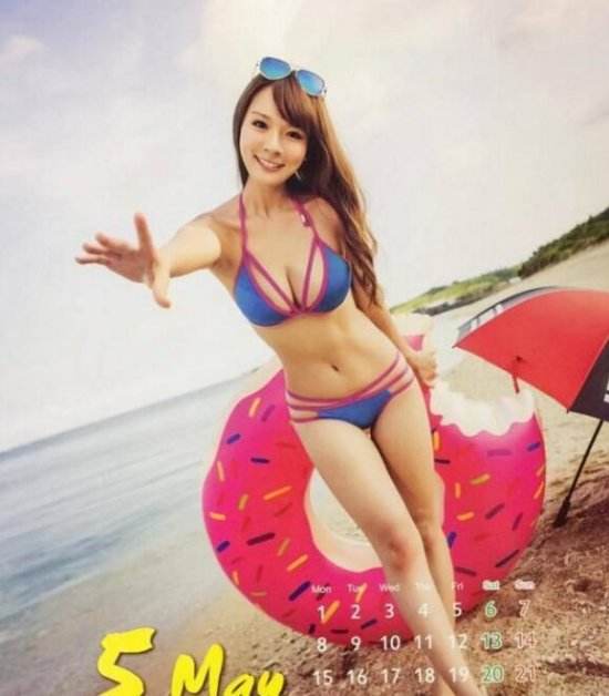 台湾美女玩家林莎犯规写真 还有游戏宅属性