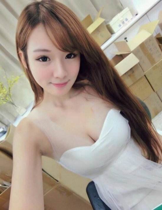 台湾美女玩家林莎犯规写真 还有游戏宅属性
