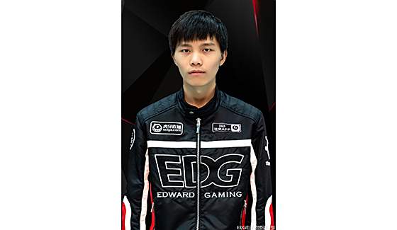 EDG新阵容！爱萝莉回归 原ROX中单Cry转ADC