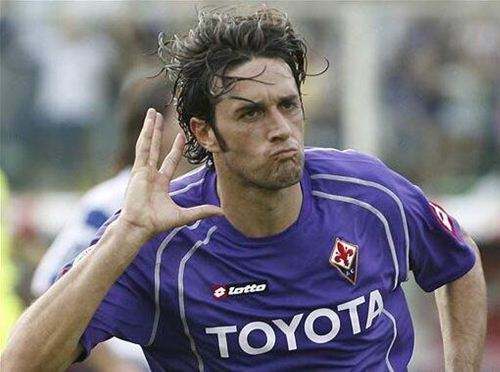 大帝滑跪成就永恒 足坛那些经典的庆祝动作