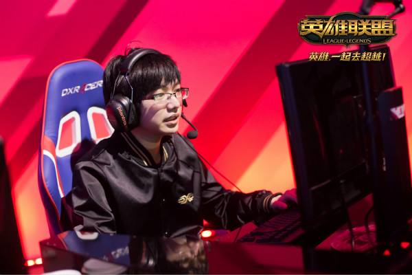 Kabe卡蜜尔助QG连胜 Rookie将直面GodV