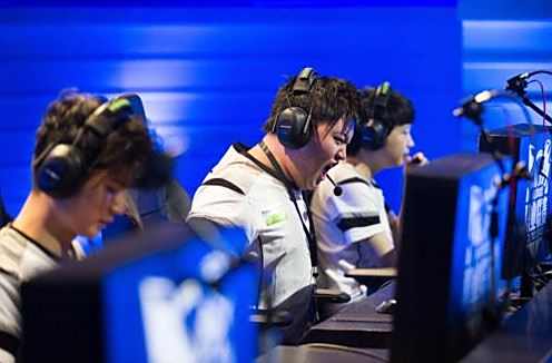 Uzi为什么叫狂小狗?Uzi外号小狗由来揭秘