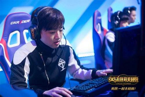 Smlz成OMG取胜关键 SofM能否重回打野位