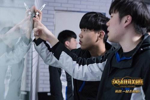 Smlz成OMG取胜关键 SofM能否重回打野位