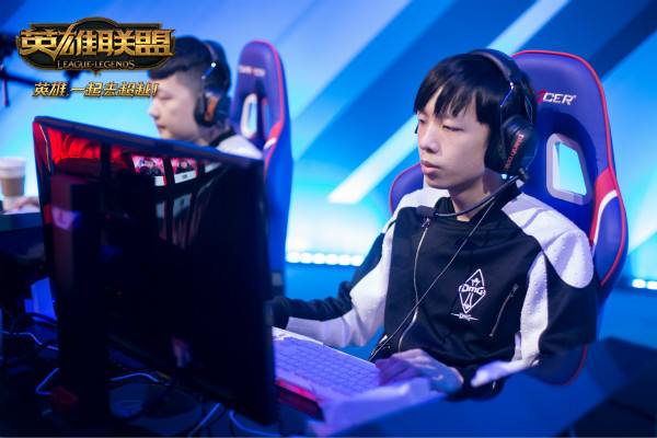 Smlz成OMG取胜关键 SofM能否重回打野位