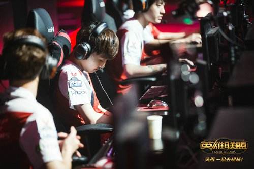 WE复仇之战即将开启启 IM能否再创峡谷奇迹