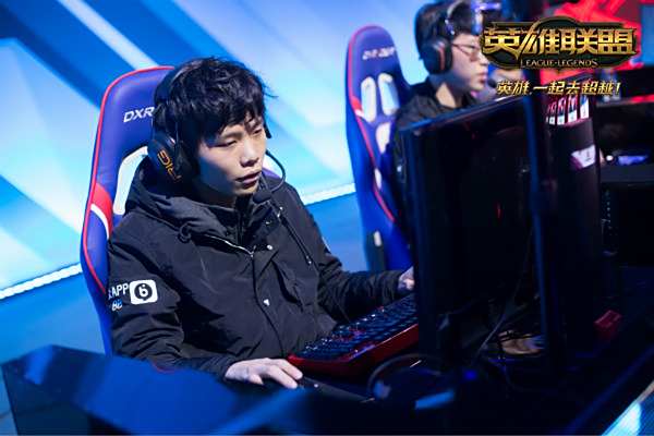 3月16日LPL赛事预告:Godv与Xiye中路激斗