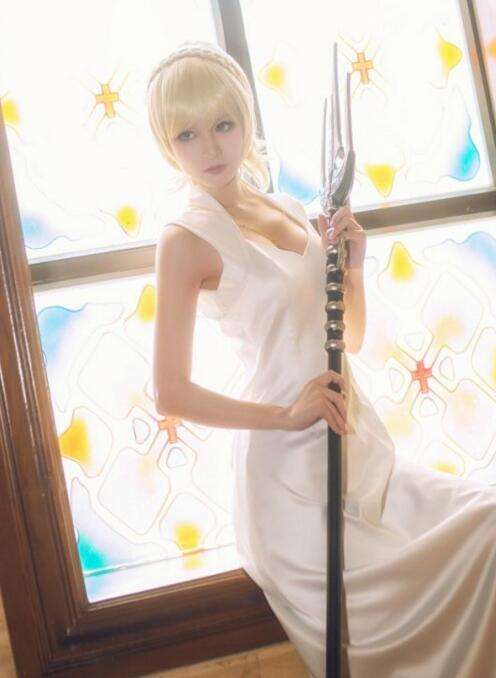 《最终幻想15》露娜绝美COS 气质完爆原作女主