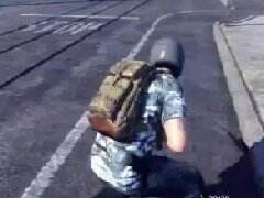 h1z1开枪必须要开右键？需要按住右键一直瞄准吗