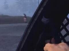 h1z1怎么在车里开枪打人 怎么坐车摁什么开枪