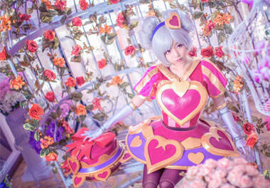 觅心魔灵奥利安娜COS：100%还原道具很逼真