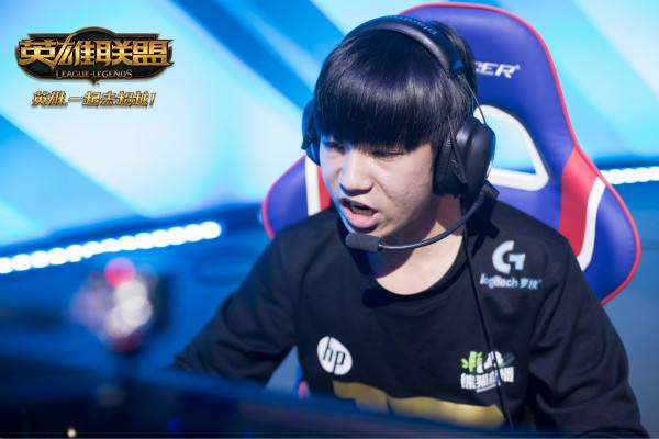 World6与Flawless野区对决 圣枪哥再战Letme