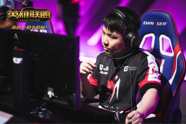 World6与Flawless野区对决 圣枪哥再战Letme