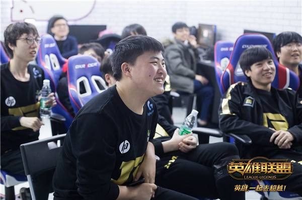 LPL抢位大战愈演愈烈 谁将成功晋级季后赛?