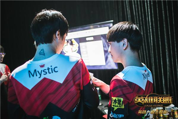 LPL抢位大战愈演愈烈 谁将成功晋级季后赛?