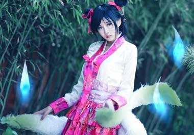 高颜值美女COS阿狸 高丽风情迷死你