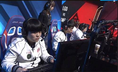 LPL后面的女裁判是谁 女裁判王莉翠资料介绍