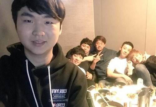 友谊第一比赛第二 老ROX全员春季赛后聚会!