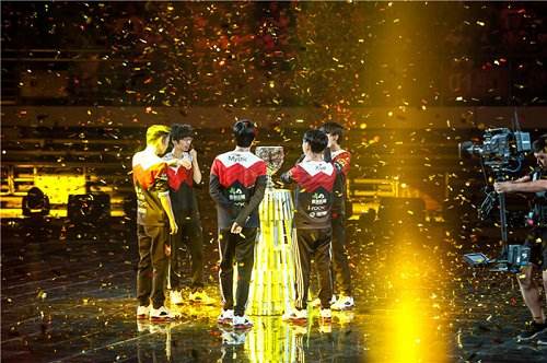LPL冠军奖杯赢来干啥?WE竟用奖杯干这种事