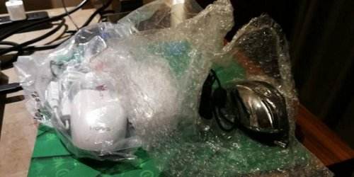 WE在巴西吃寄来的老干妈 粉丝表示莫名的心疼