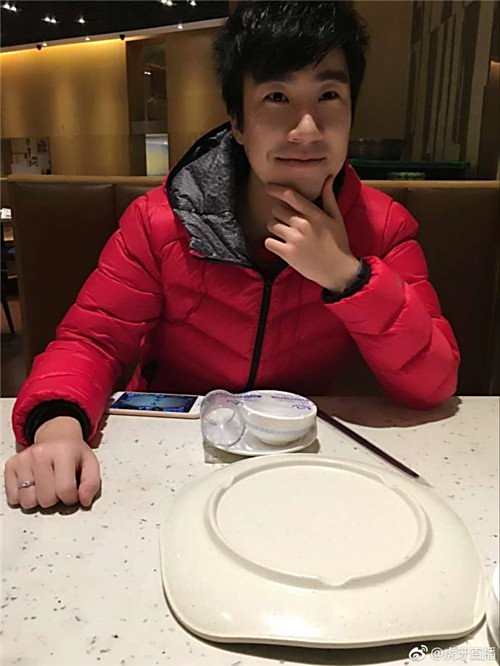 虎神国服第一难保 冠军剑姬将与“巴菲特”共餐