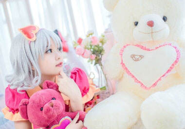 甜心宝贝安妮COS 卖萌可爱的小女孩