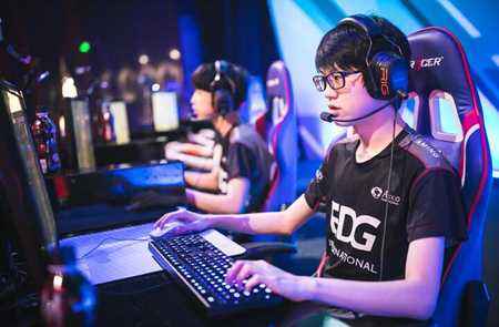 本周ESPN全球五十强战队排行榜 WE排第六