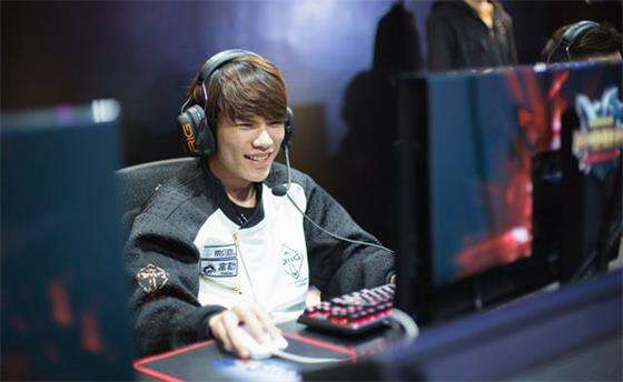 淘宝权自曝被NB解约 身不由己回不去LGD