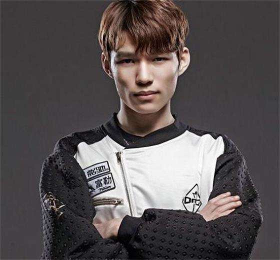 淘宝权自曝被NB解约 身不由己回不去LGD