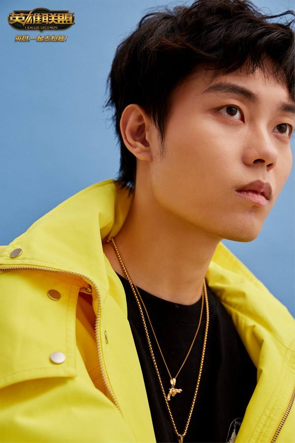 电竞也潮酷 YOHO为EDG、RNG、WE拍摄时尚大片