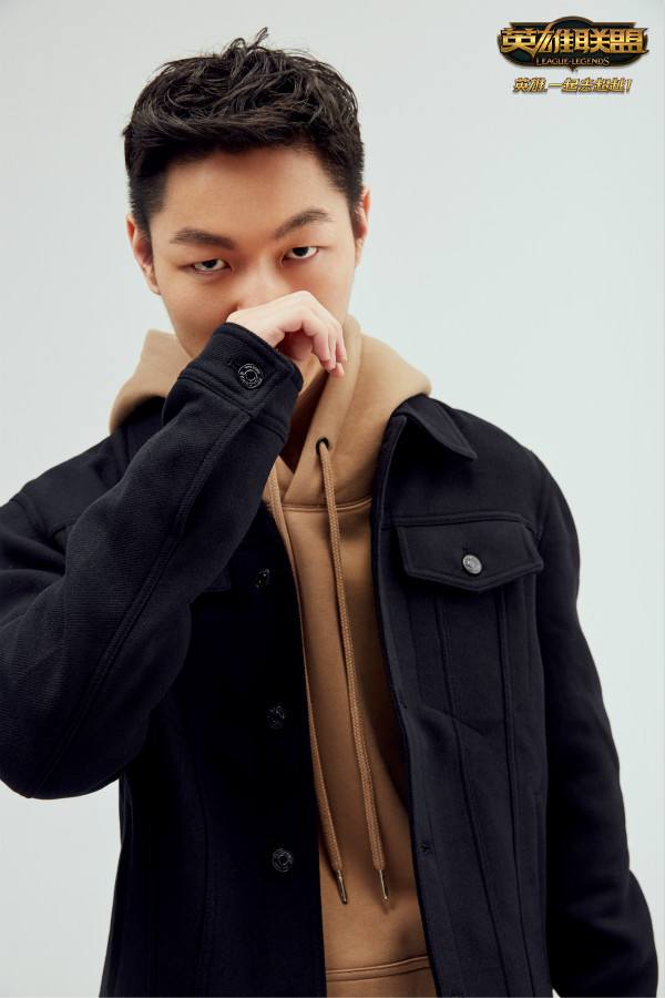 电竞也潮酷 YOHO为EDG、RNG、WE拍摄时尚大片