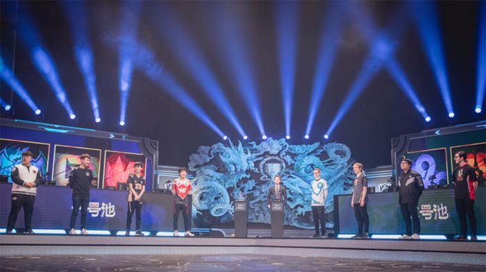 外媒看抽签结果：最大的赢家WE与C9