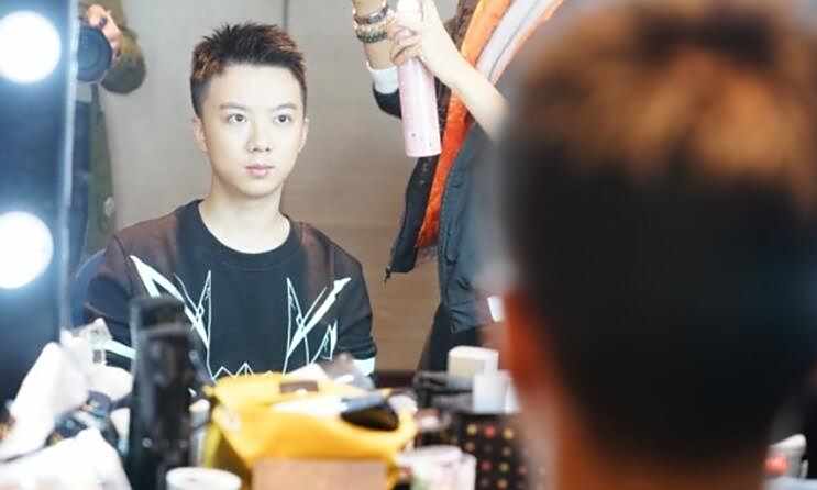 《DOTA2》完美大师赛开战 中外选手定妆照