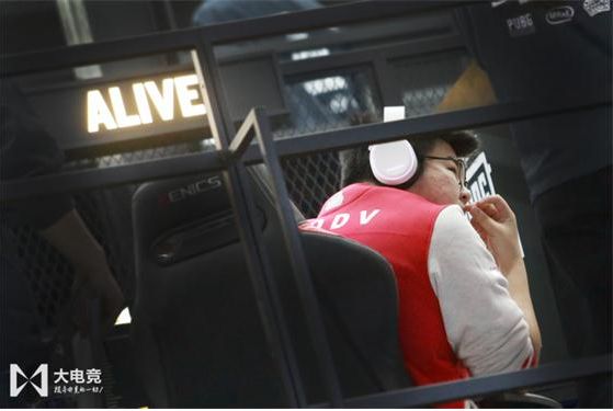 揭秘韦神退役原因 竟然是因为LGD队长PYL