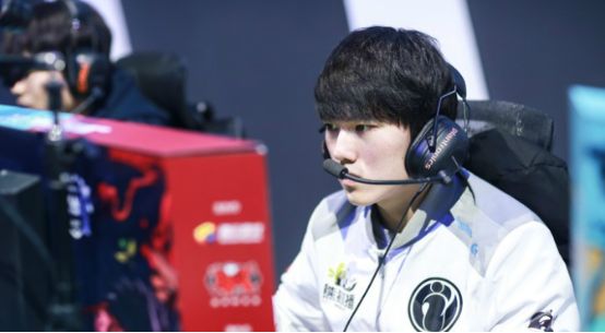 逐鹿LPL 试问联赛群雄谁能笑到最后?